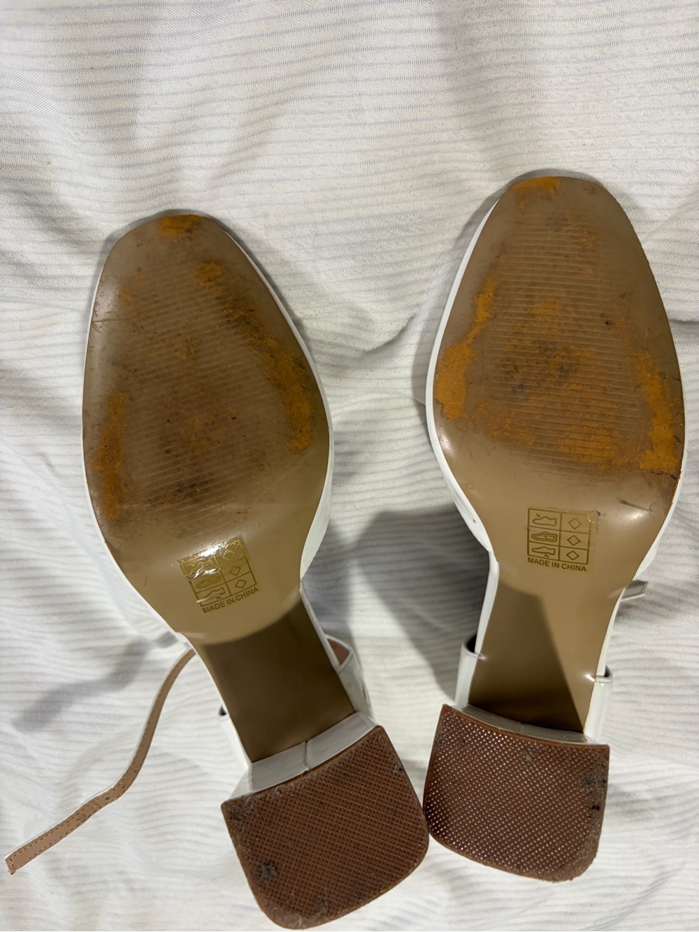 Journee Collection White Block Heel - Picture 5 of 5